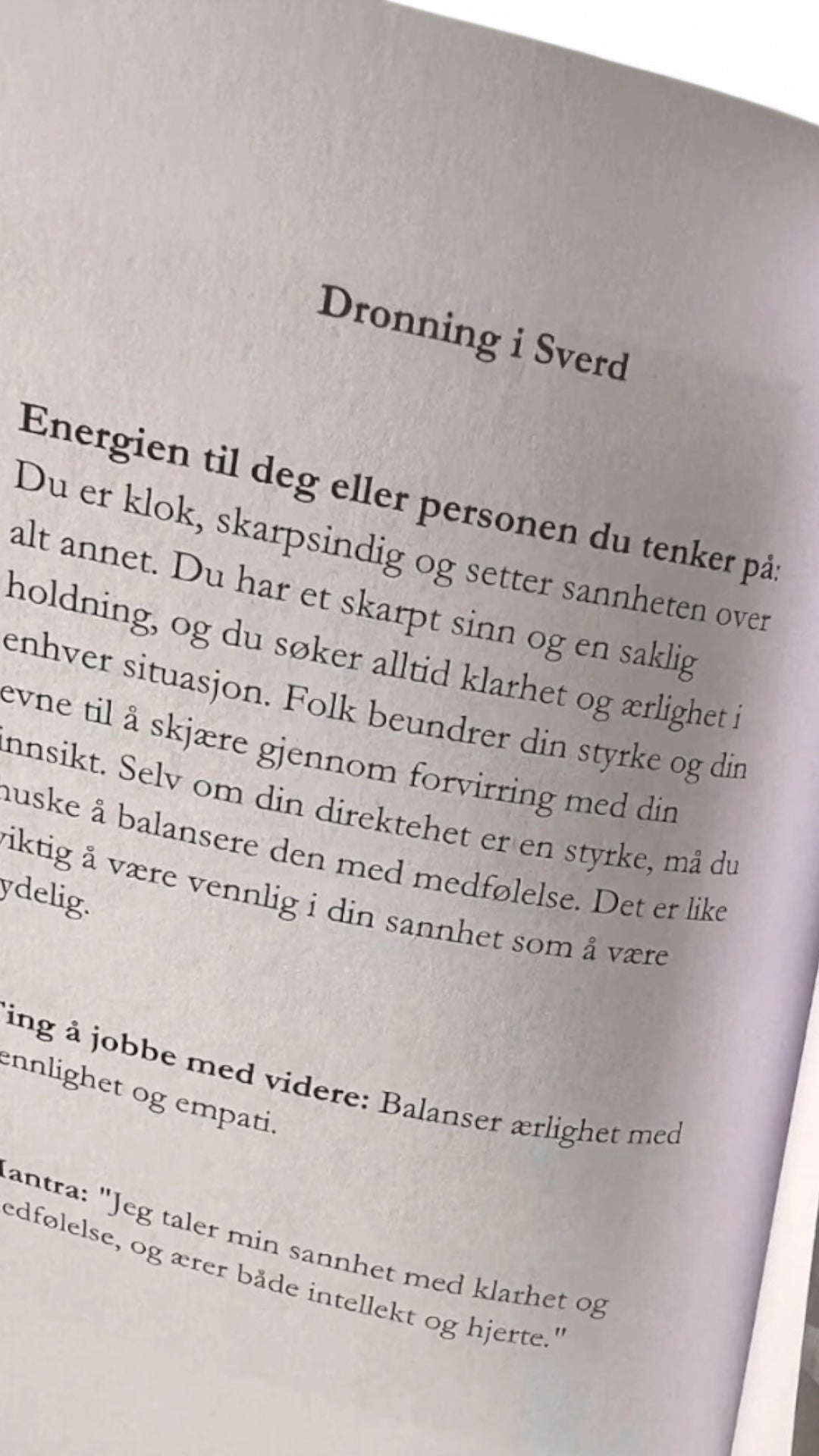 Nye Innsikter Tarot – tarotkort med tekst og guidebok (norsk)